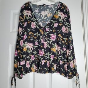 American Eagle size medium boho type blouse.Floral